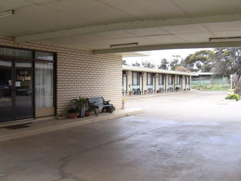 Mount Wycheproof Motor Inn Exteriör bild