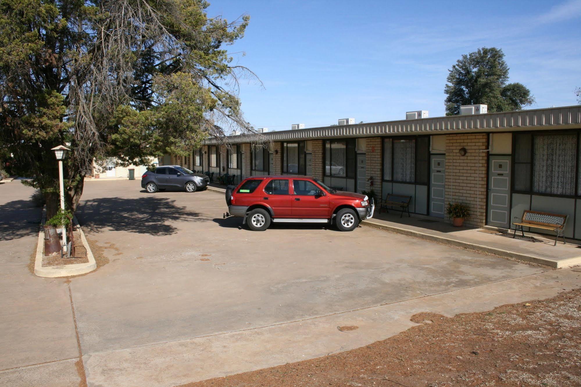 Mount Wycheproof Motor Inn Exteriör bild